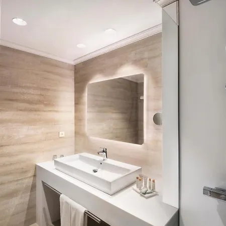 Salles Ciutat Del Prat Barcelona Airport Hotel 4*